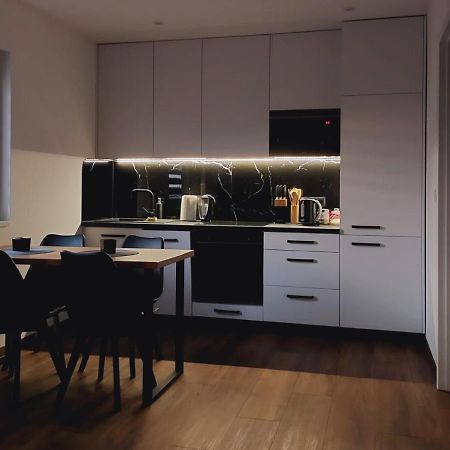 Luxury Apartments Bernardynska Domek 1 , 2 Келце Екстериор снимка